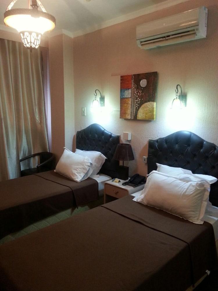 Oasis Heliopolis Le Caire